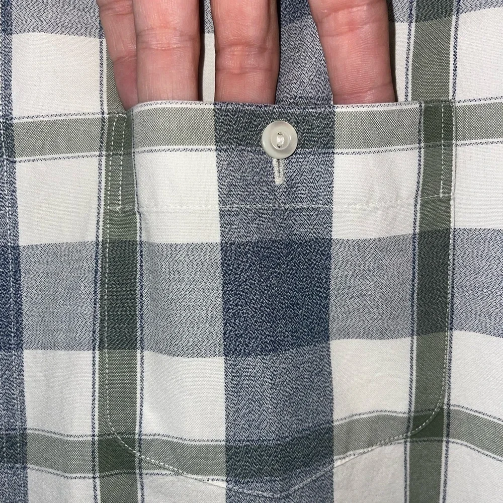 J. Crew button down • Men’s Medium